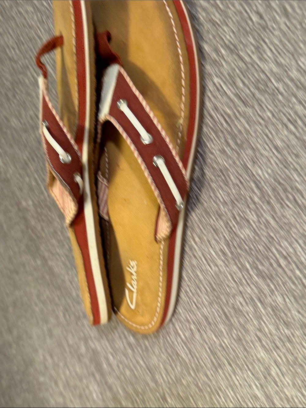 Clarks Women’s Red and White Leather Thong Sandals - Casual Slip-On - Picture 2 of 10